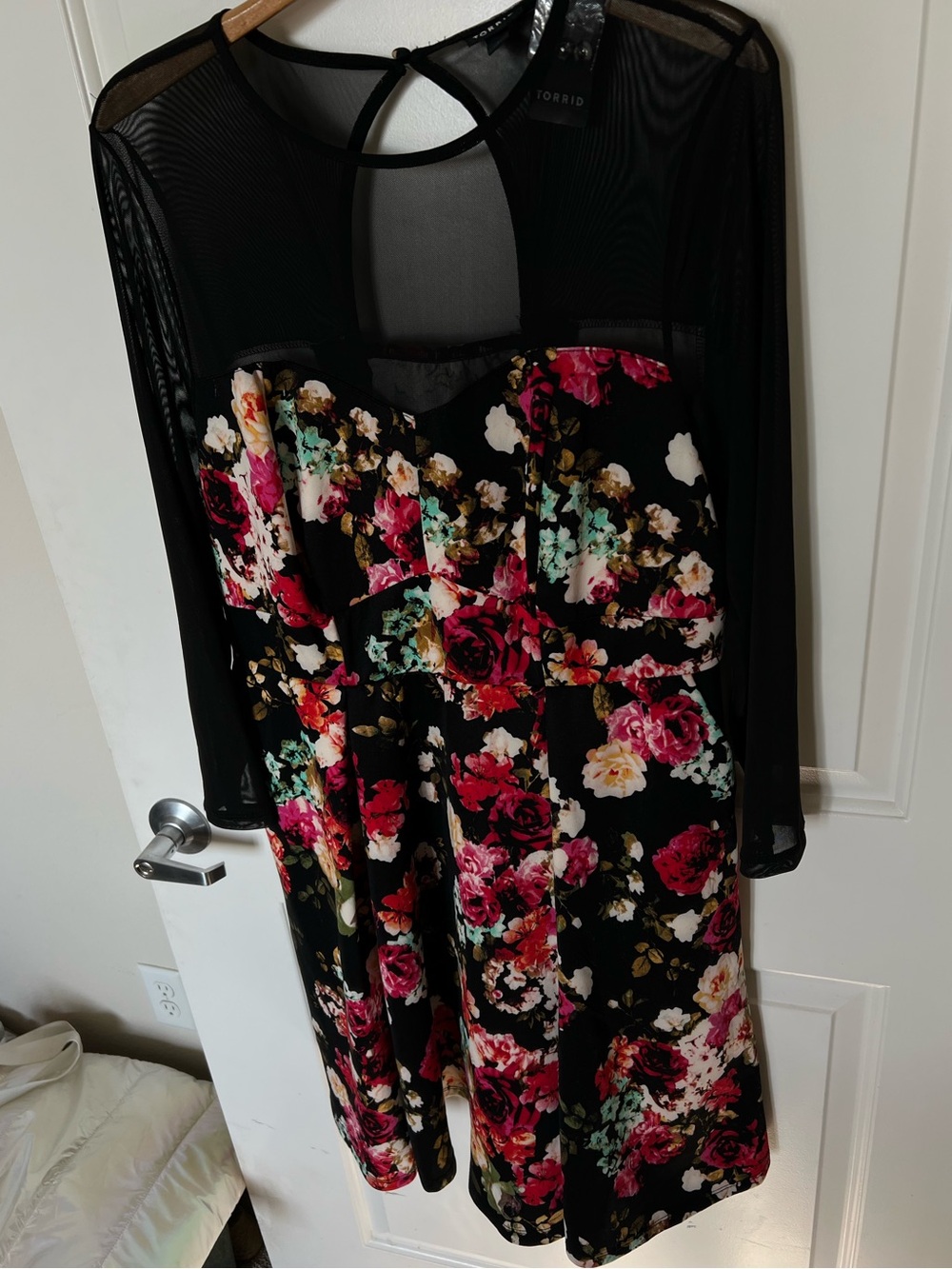 Torrid Floral Black Dress Pink red Floral Lace-Up Back corset Whimsigoth / Goth - Picture 2 of 10